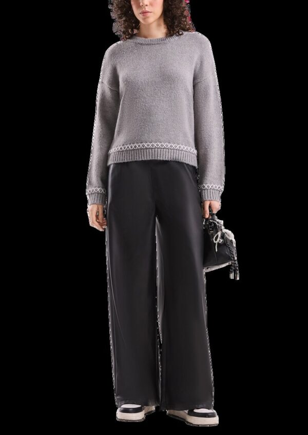 Pullover mit Stickerei