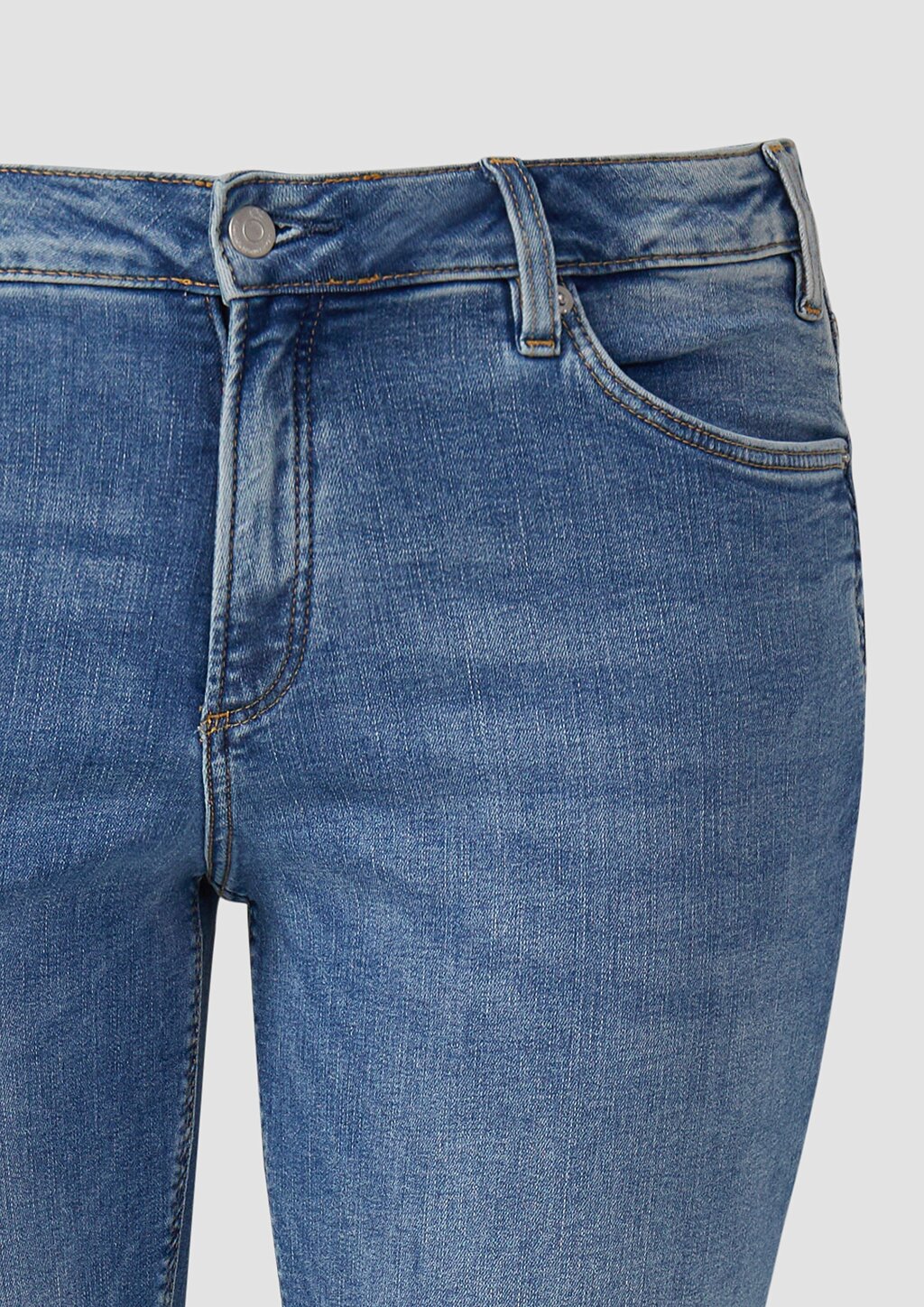 Jeans / Slim Fit / Mid Rise / Straight Leg