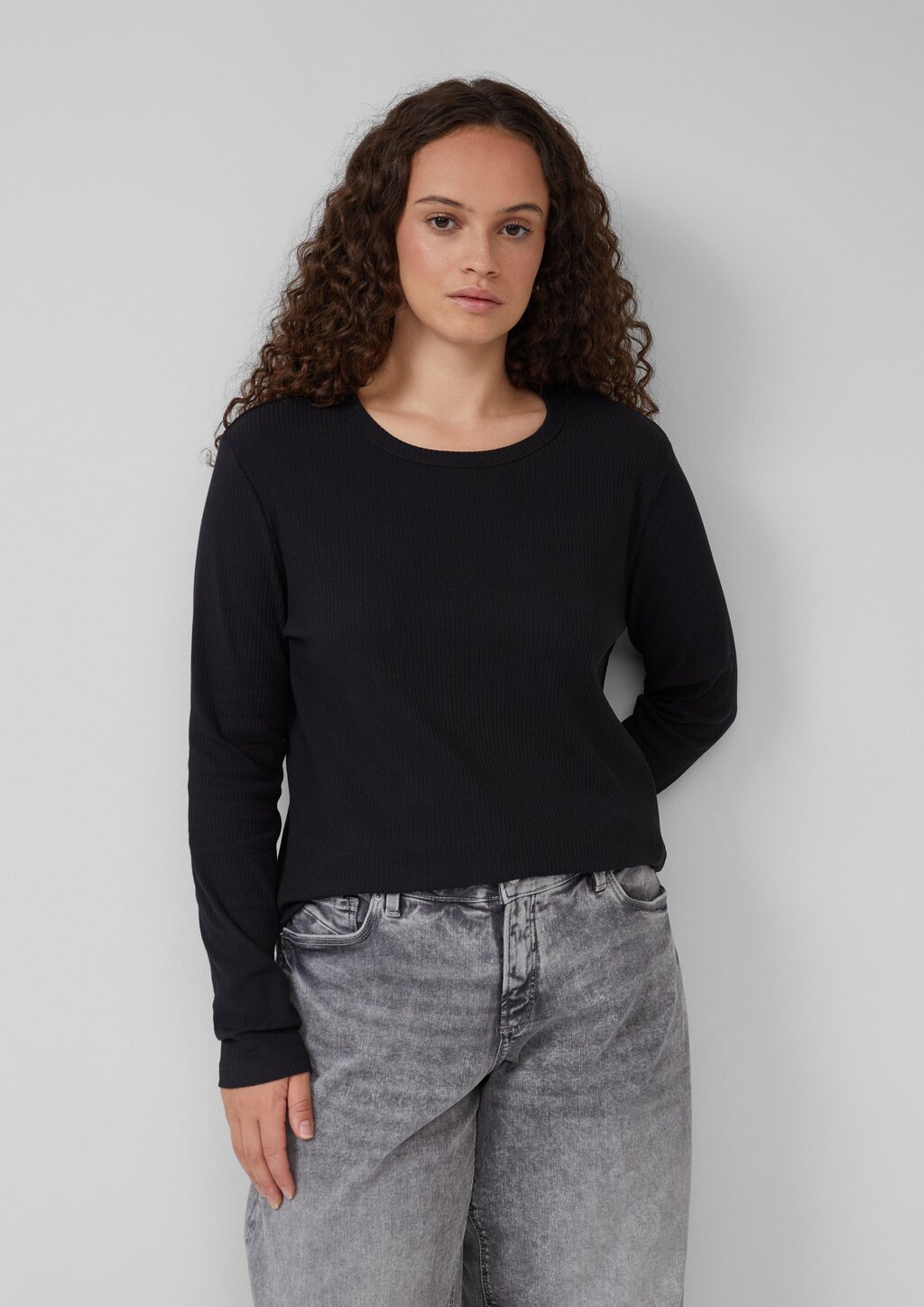 Geripptes Longsleeve im Slim Fit