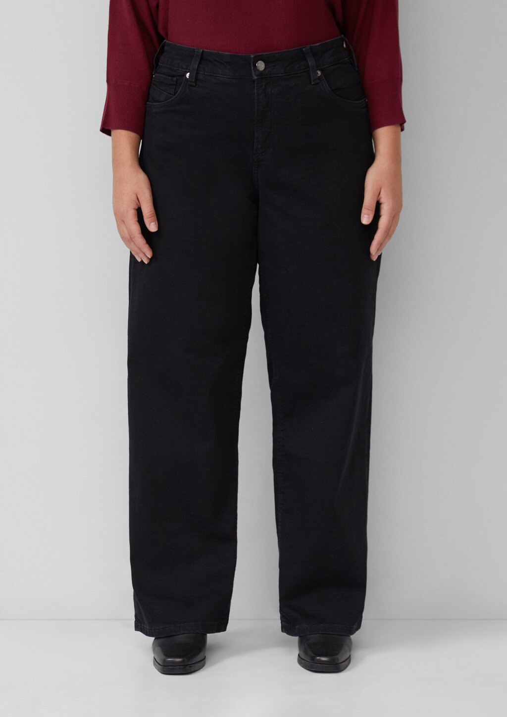 Jeans / Slim Fit / Mid Rise / Wide Leg / Superstretch