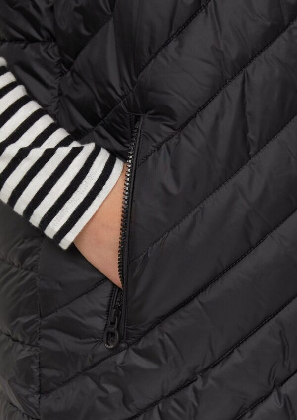 Wattierte lange Outdoor-Weste mit Kapuze