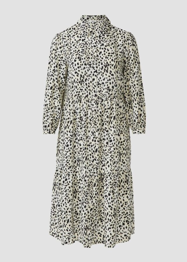 Viskosemix-Kleid mit Hemdkragen und Raffung