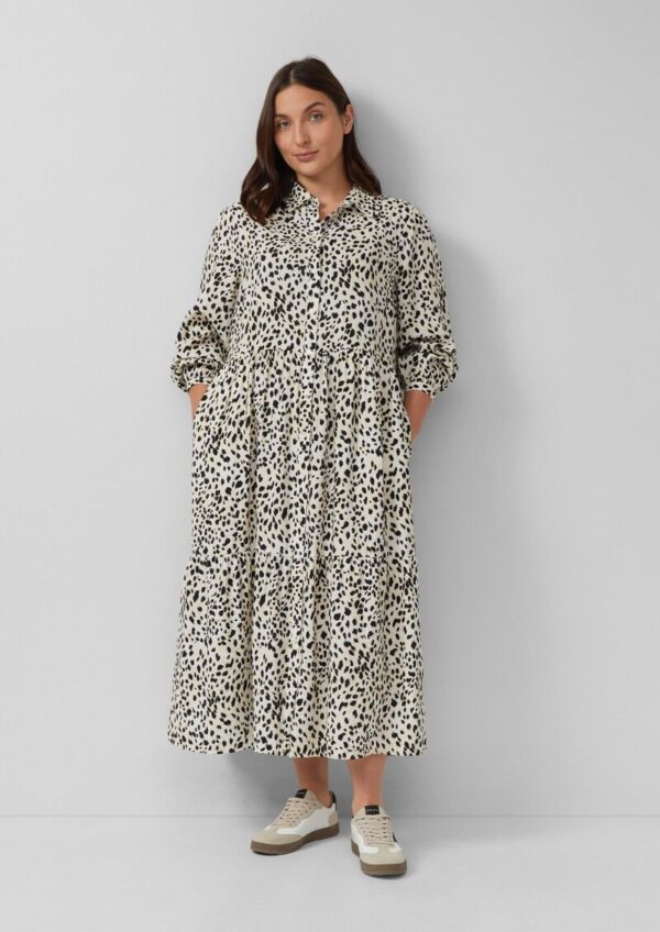 Viskosemix-Kleid mit Hemdkragen und Raffung