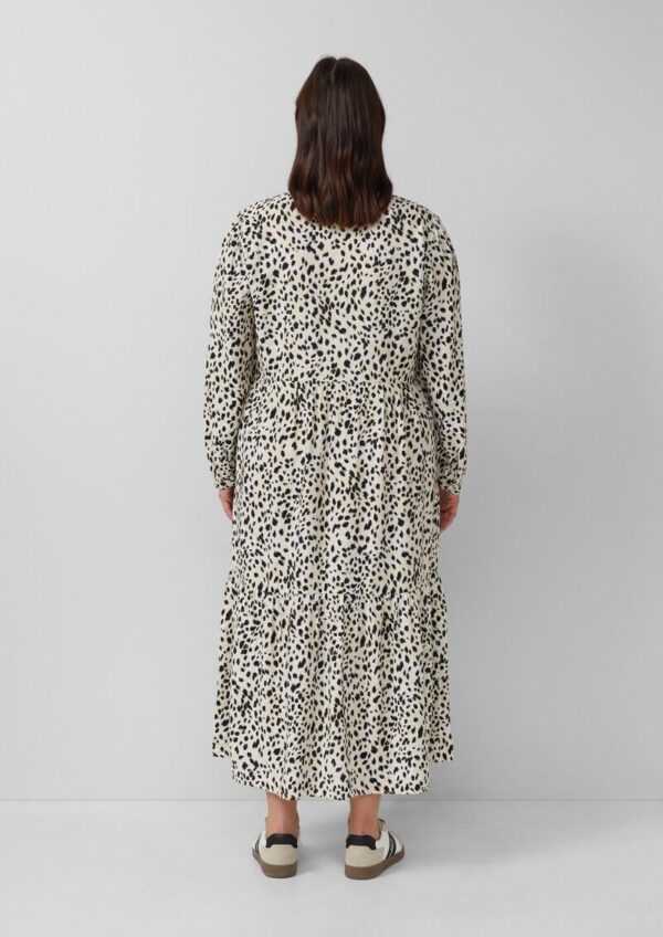 Viskosemix-Kleid mit Hemdkragen und Raffung