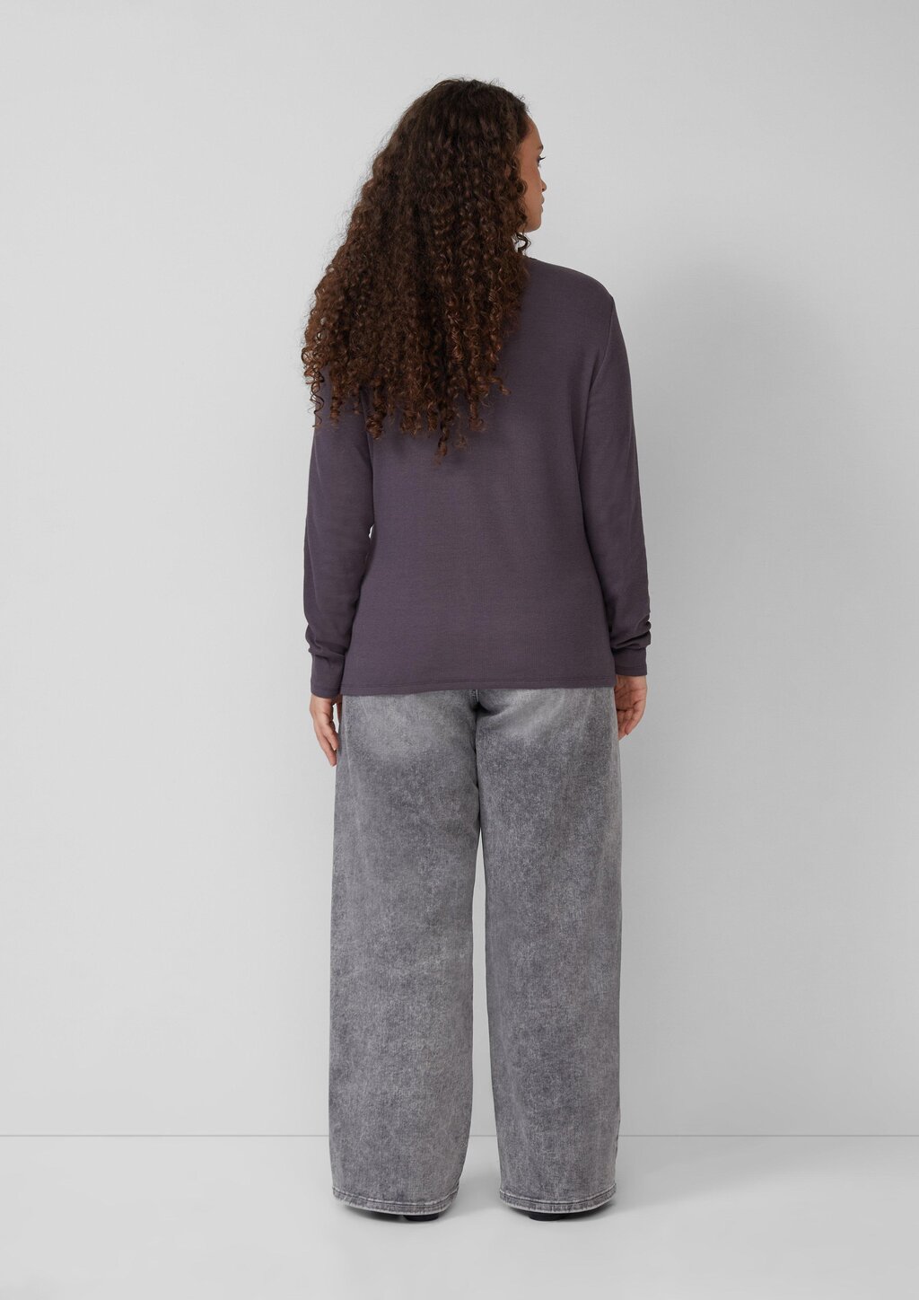 Rippshirt mit Spitzeneinsatz