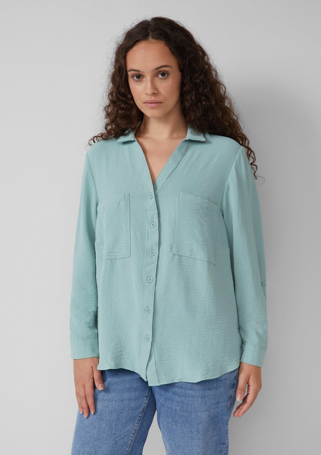 Crêpebluse mit Turn-up-Ärmel