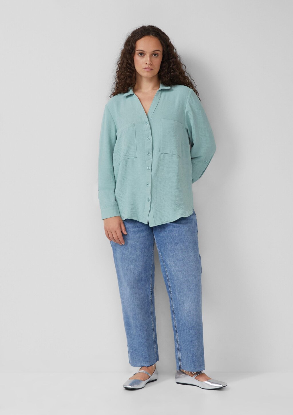 Crêpebluse mit Turn-up-Ärmel