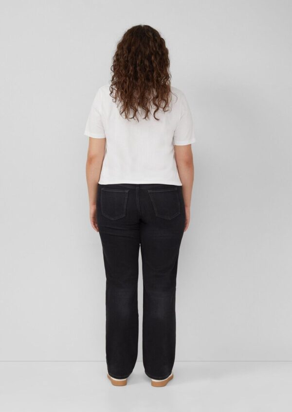 Jeans / Straight Fit / Mid Rise / Straight Leg