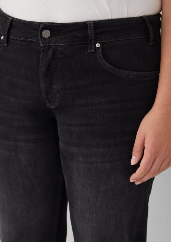 Jeans / Straight Fit / Mid Rise / Straight Leg