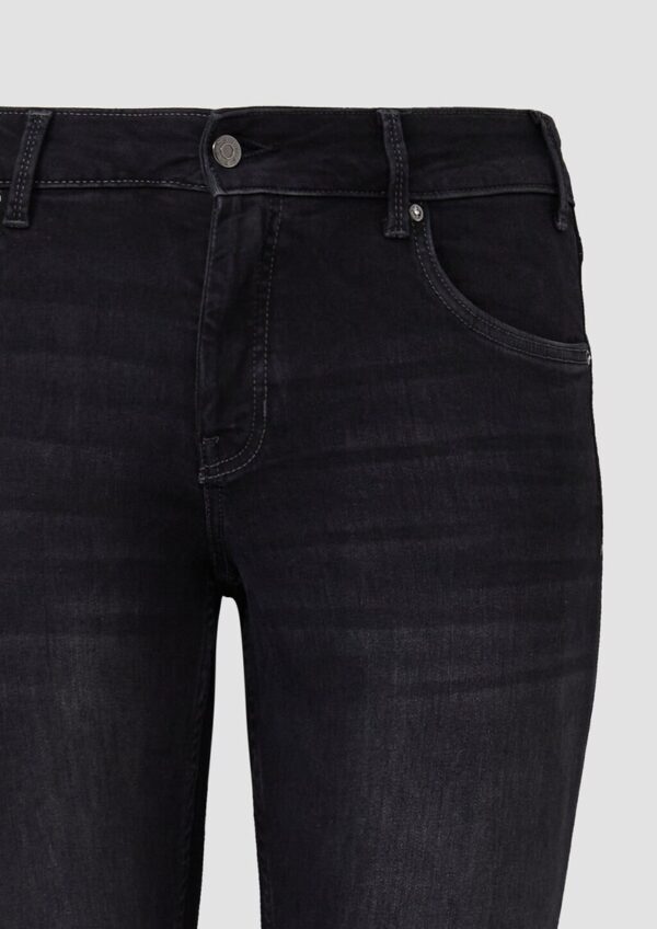 Jeans / Straight Fit / Mid Rise / Straight Leg