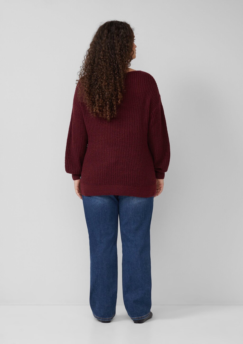 Melierter Pullover mit überschnittener Schulter