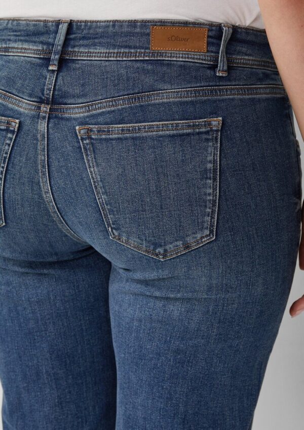 Jeans / Curvy Fit / Mid Rise / Slim Tapered Leg