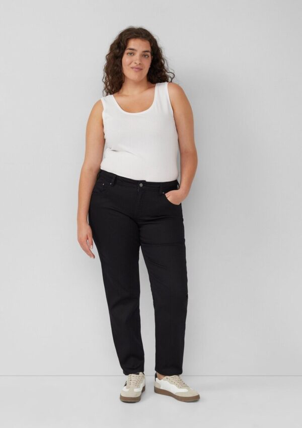 Jeans / Curvy Fit / Mid Rise / Slim Tapered Leg