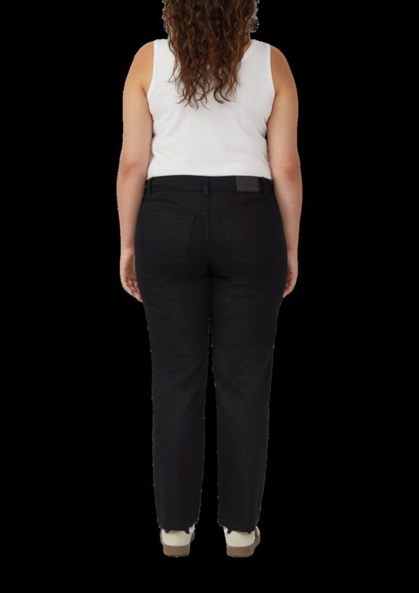 Jeans / Curvy Fit / Mid Rise / Slim Tapered Leg