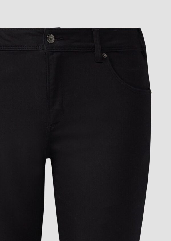 Jeans / Curvy Fit / Mid Rise / Slim Tapered Leg