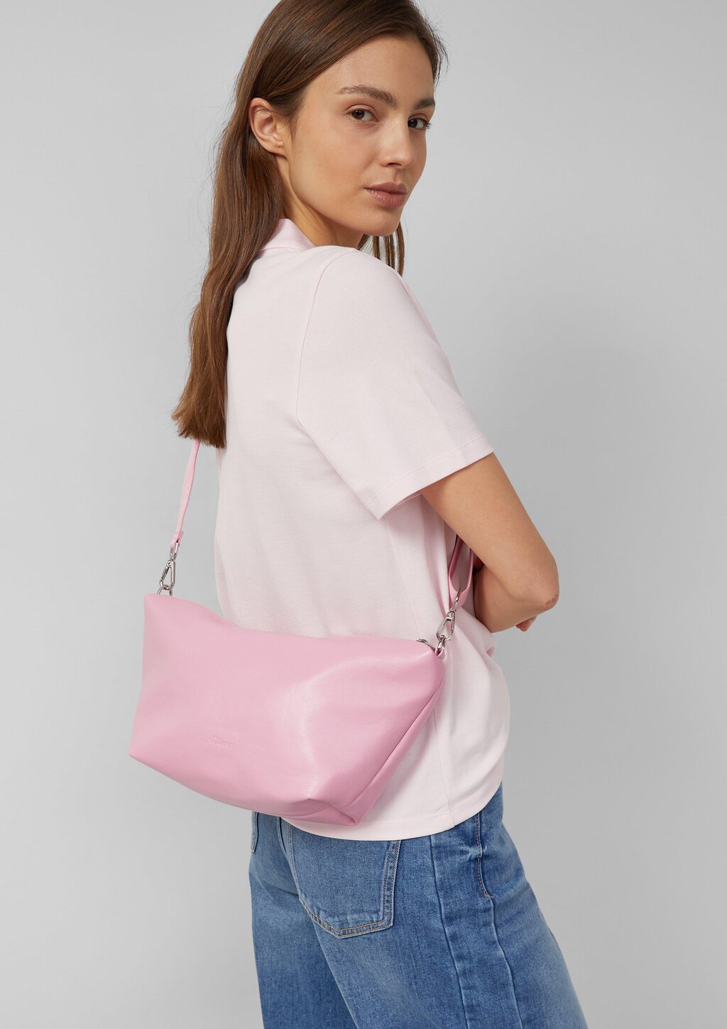 Crossbody-Bag in Leder-Optik mit abnehmbarem Gurt