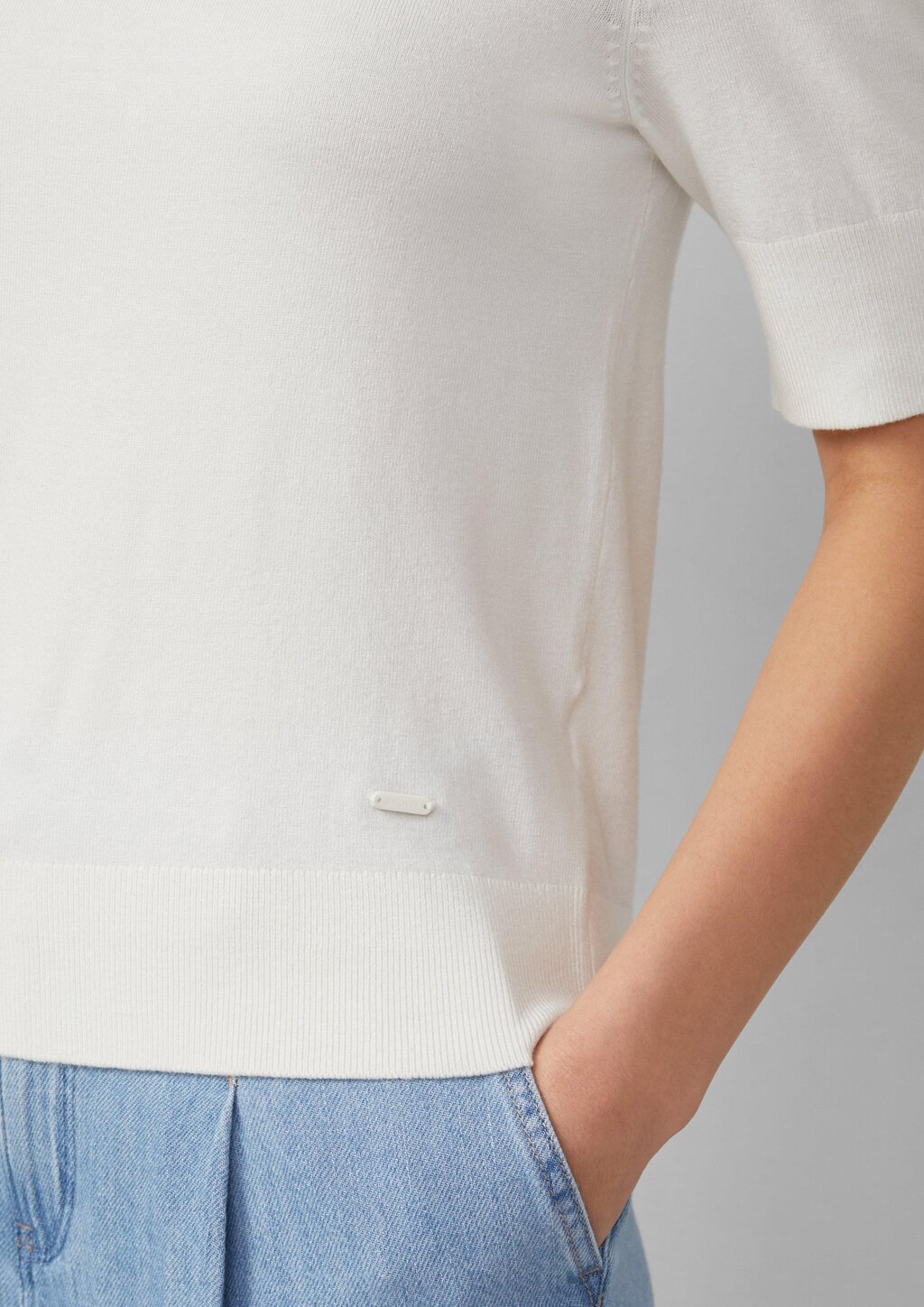 Weicher Kurzarm-Strickpullover aus Viskosemix