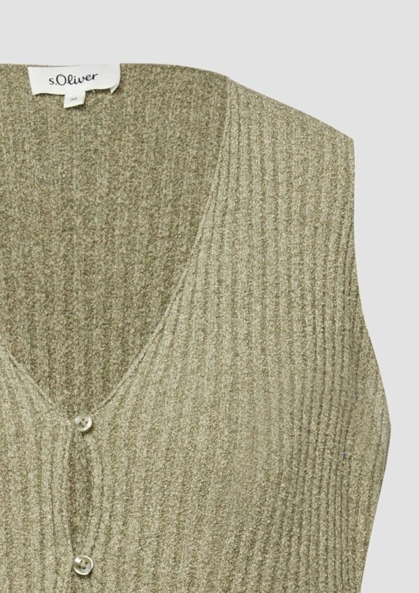 Leichte Strickweste aus Bouclé