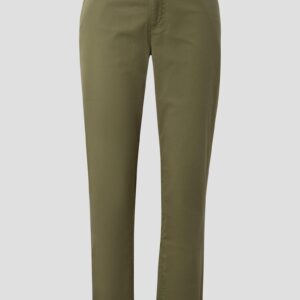 Gewaschene Chino mit Gürtel