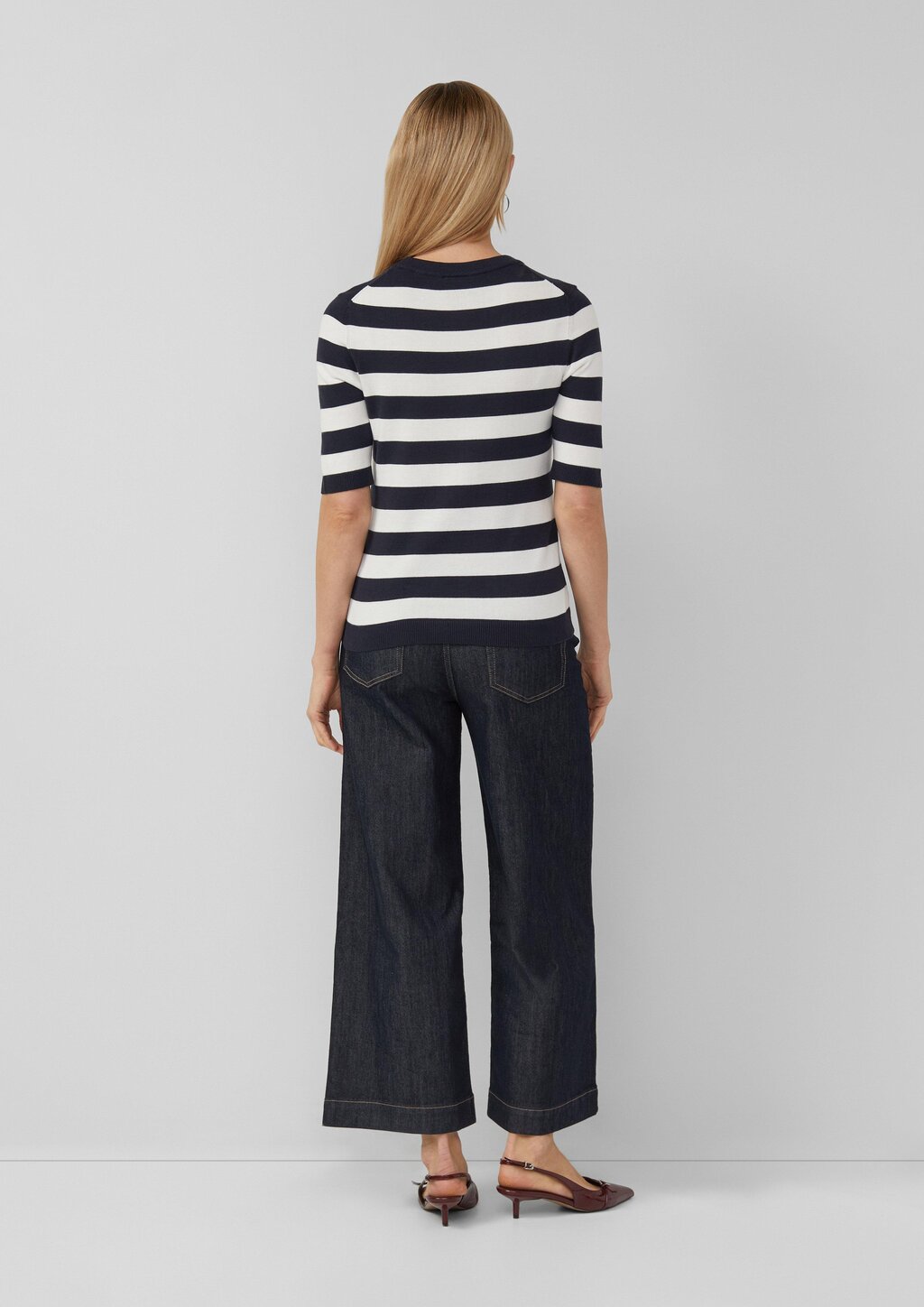 Gestreifter Feinstrickpullover