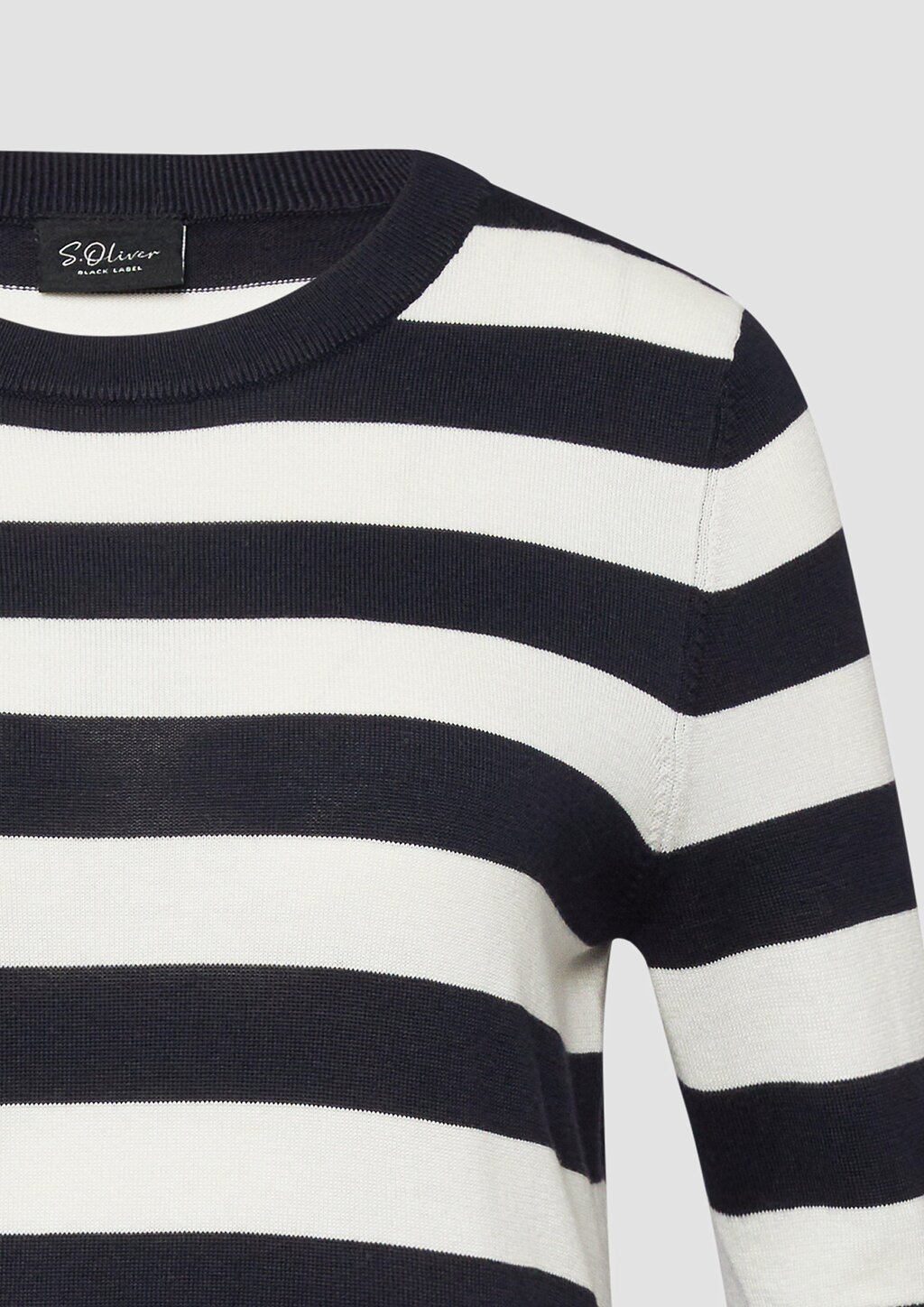 Gestreifter Feinstrickpullover