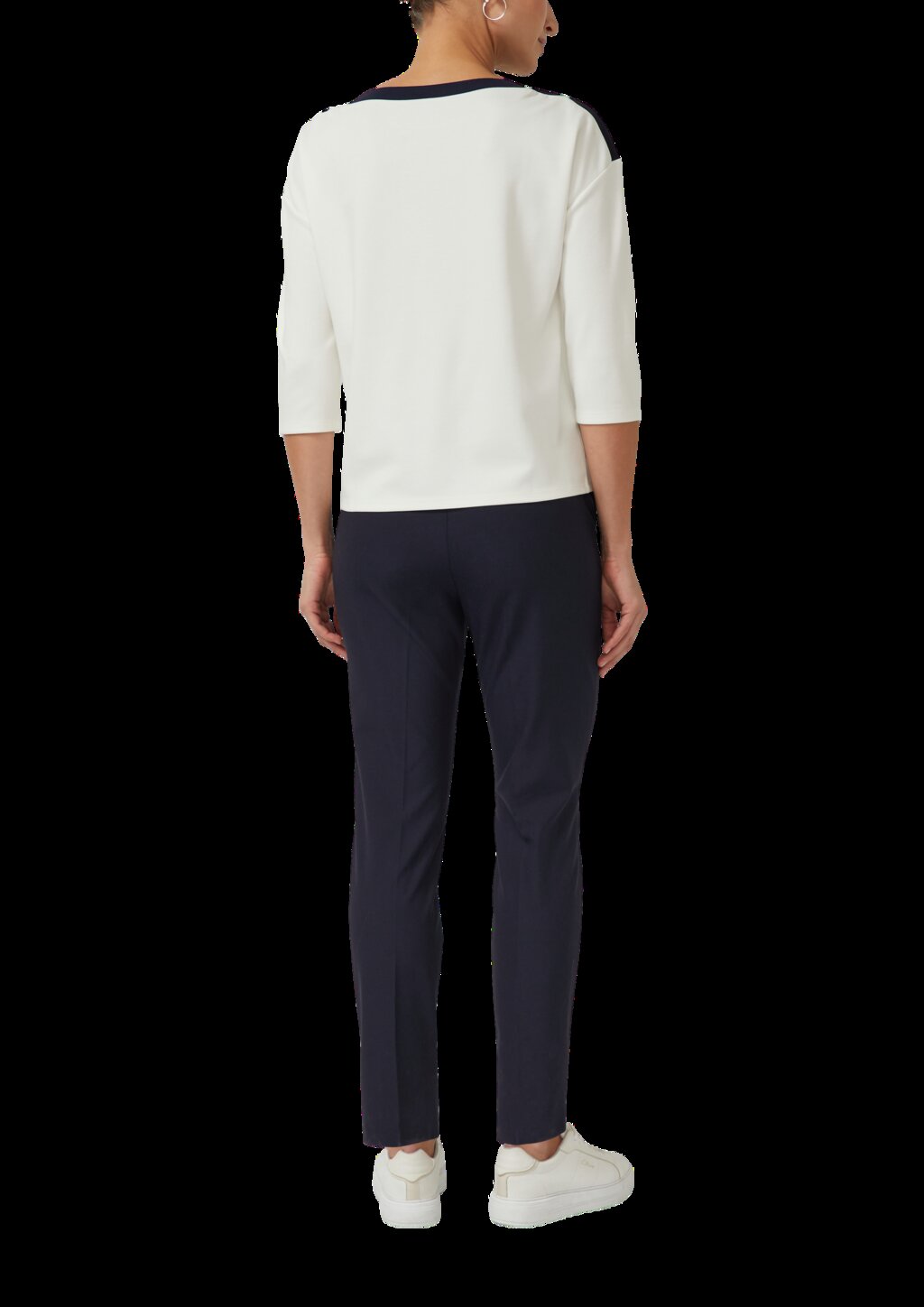 Viskose-Shirt im Relaxed Fit mit U-Boot-Ausschnitt und Kontrast-Details