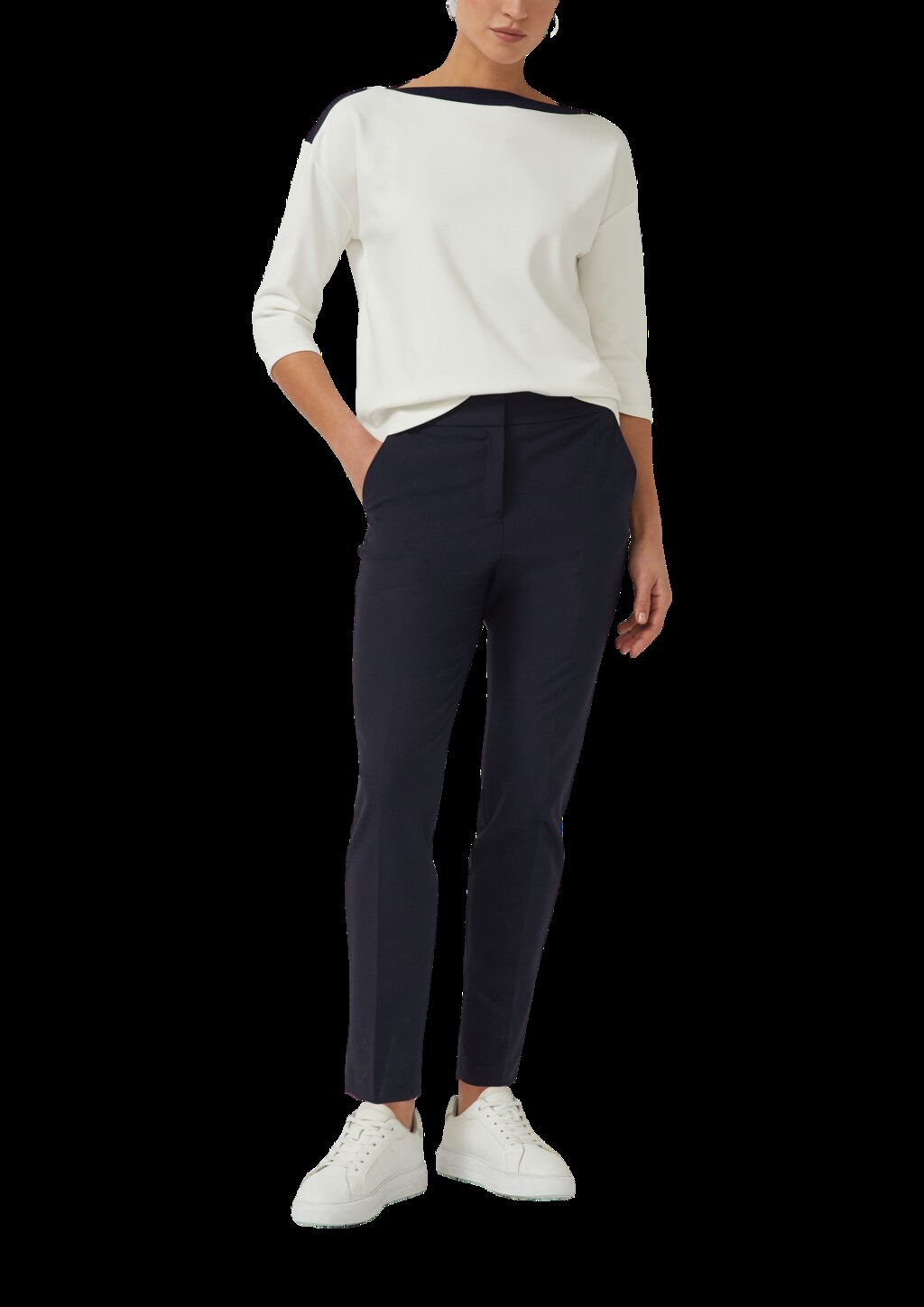 Viskose-Shirt im Relaxed Fit mit U-Boot-Ausschnitt und Kontrast-Details