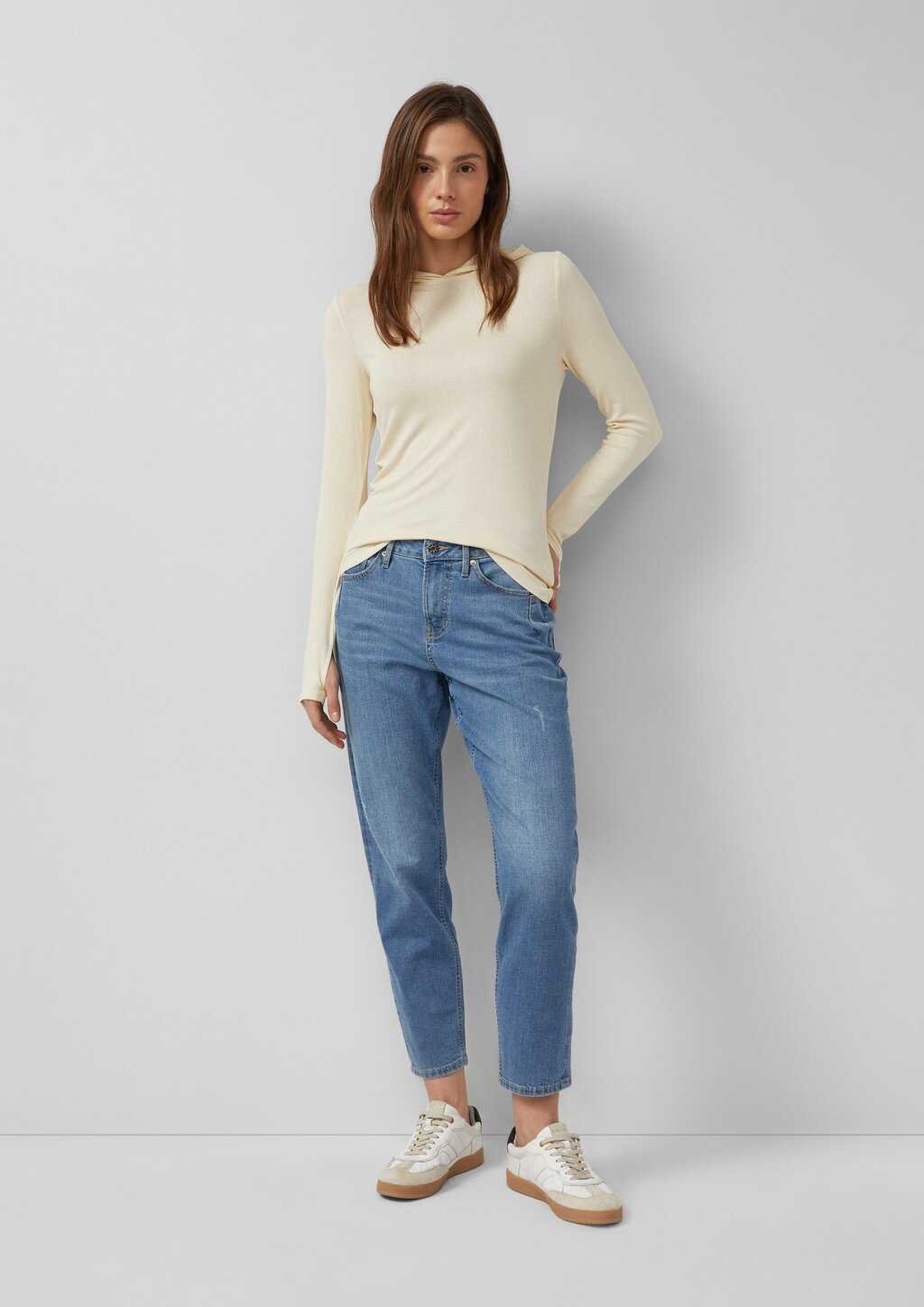 Kapuzenshirt aus leichtem Jersey im Slim Fit