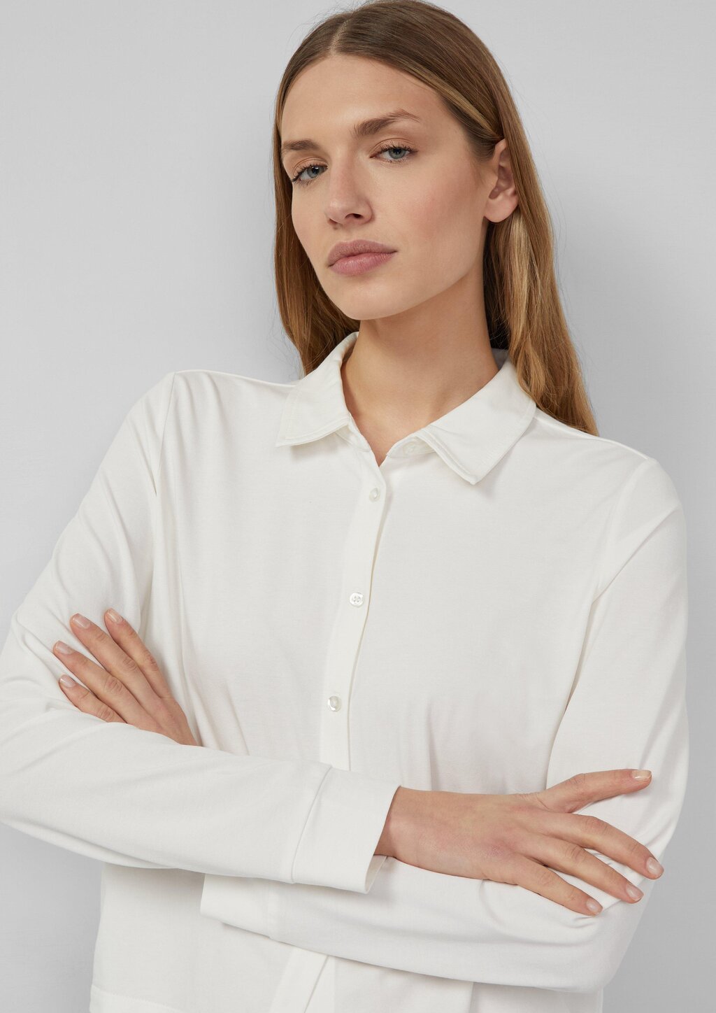 Verkürzte Jerseybluse mit Elastikbund hinten