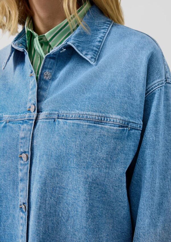 Oversized Denim-Jacke mit Hemdkragen und Brusttasche