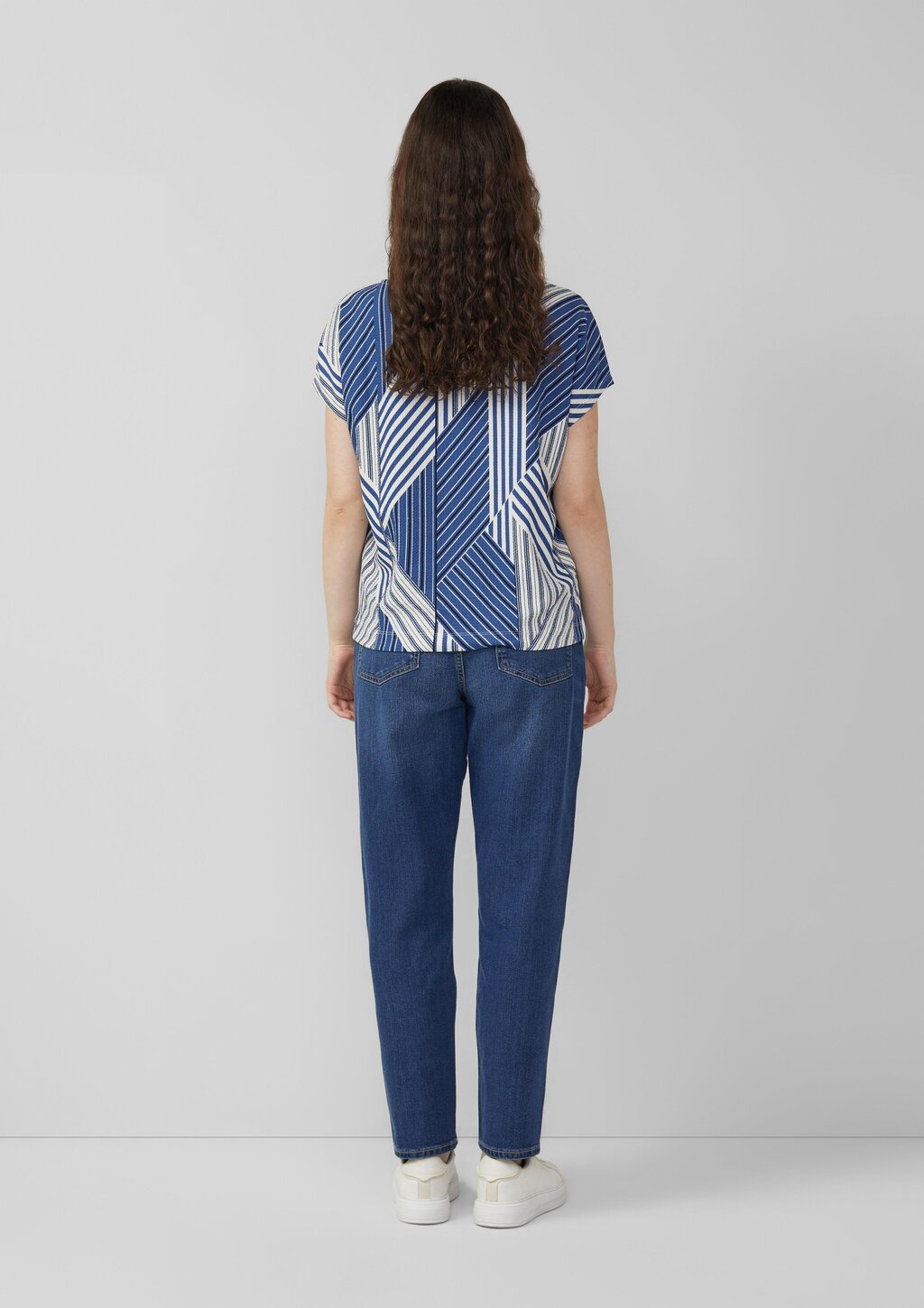 Strukturiertes T-Shirt mit All-over-Print