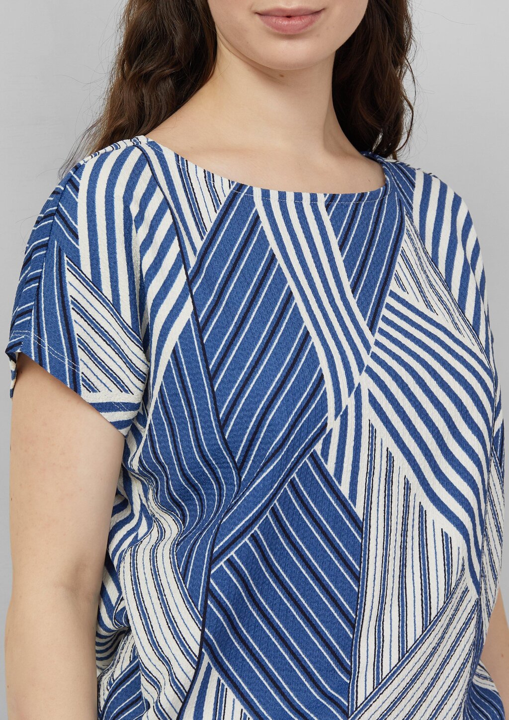 Strukturiertes T-Shirt mit All-over-Print