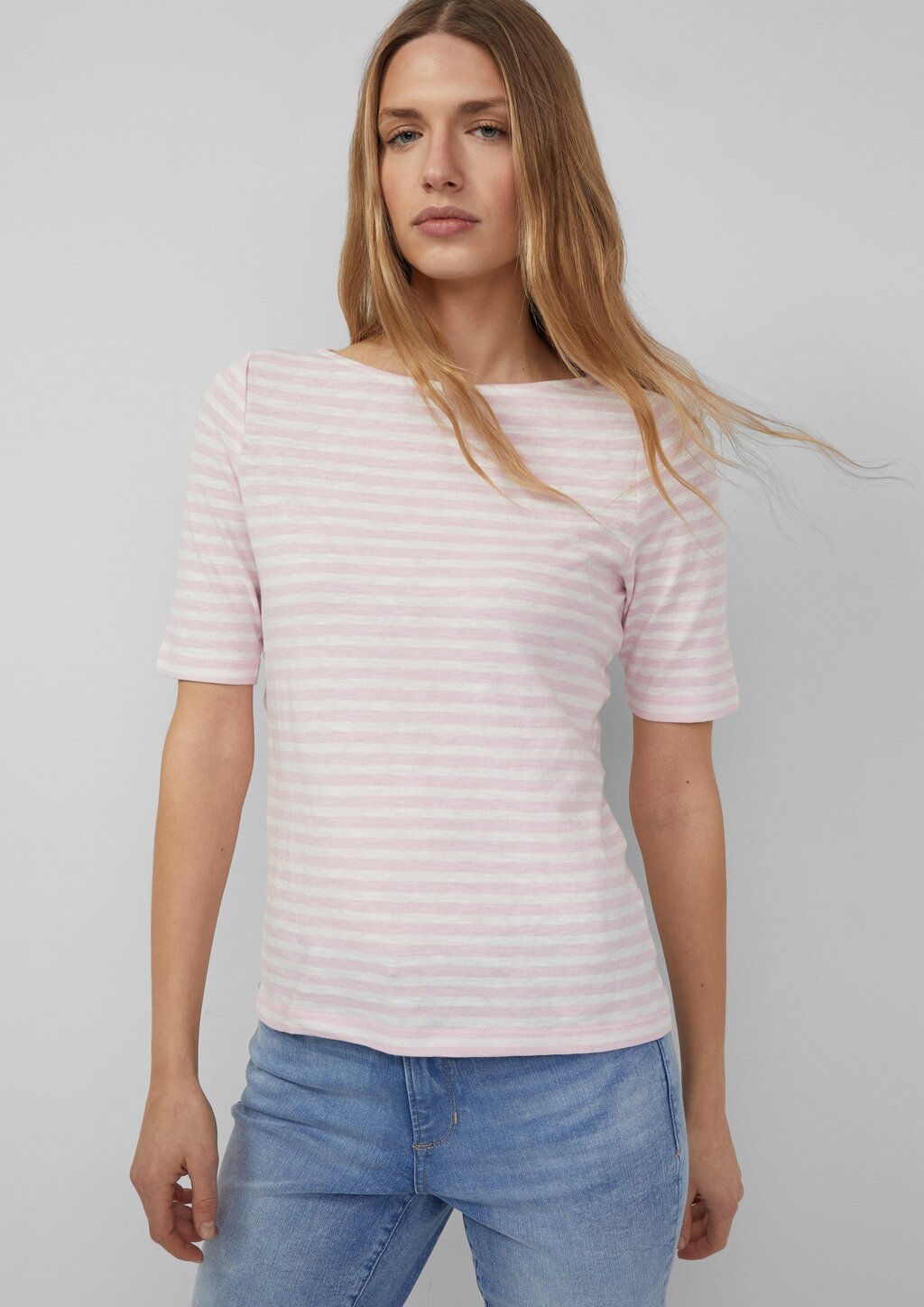 Gestreiftes Halbarmshirt im Slim Fit mit Flammgarn