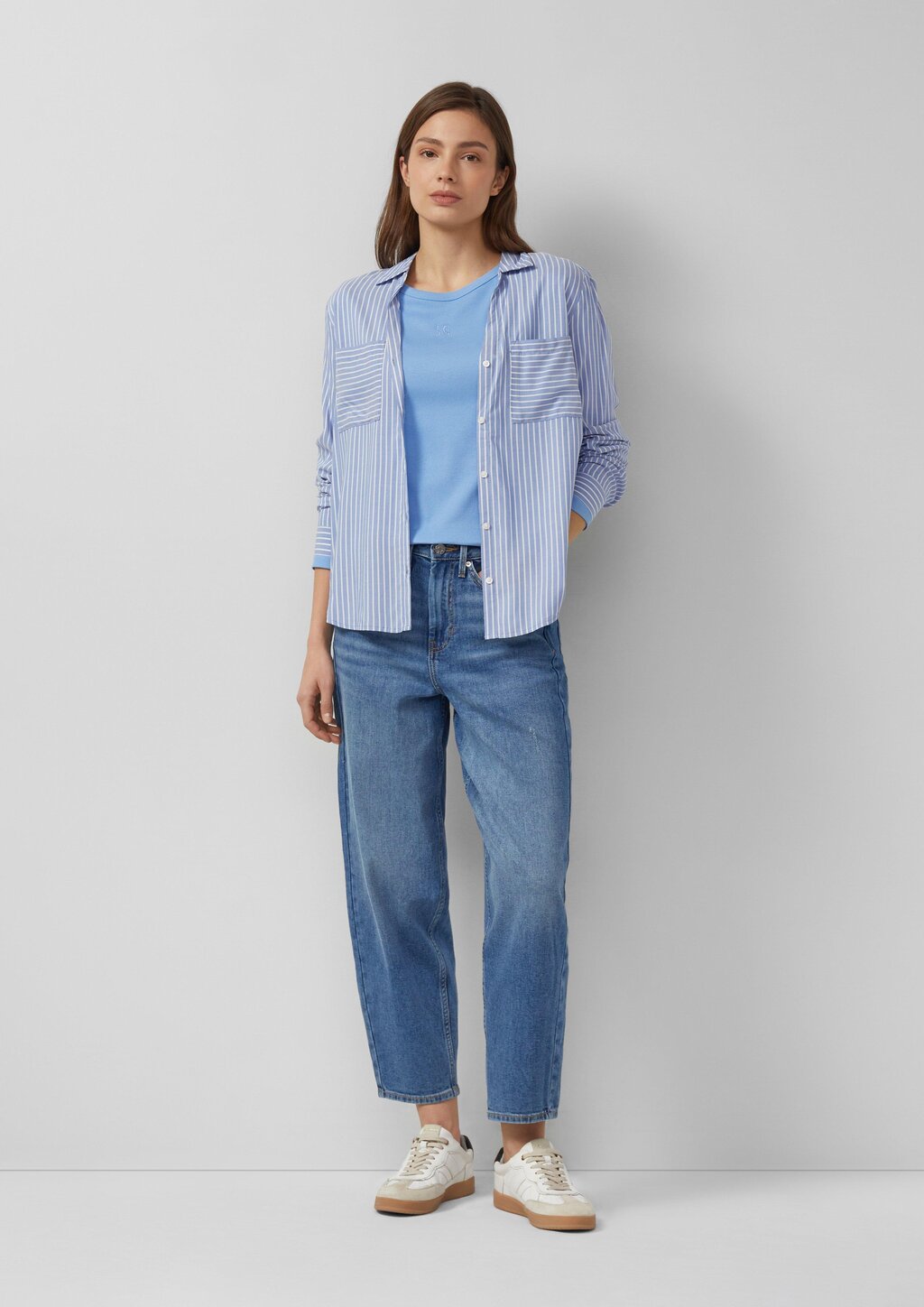 Geripptes Langarmshirt im Slim Fit mit Stickerei