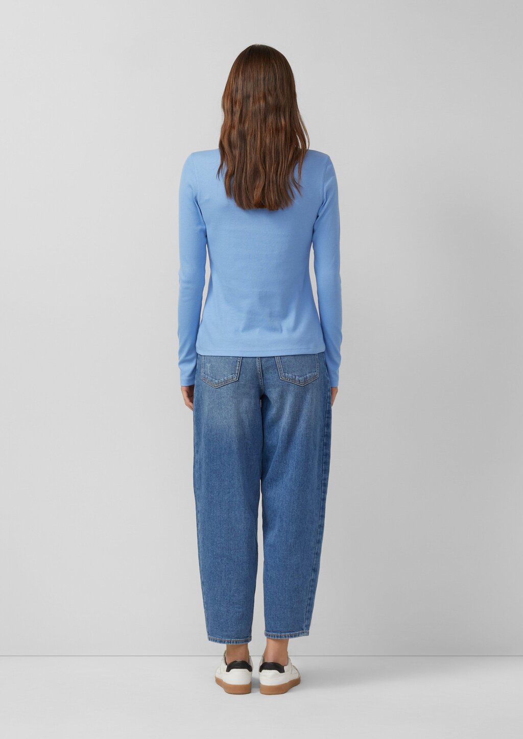 Geripptes Langarmshirt im Slim Fit mit Stickerei