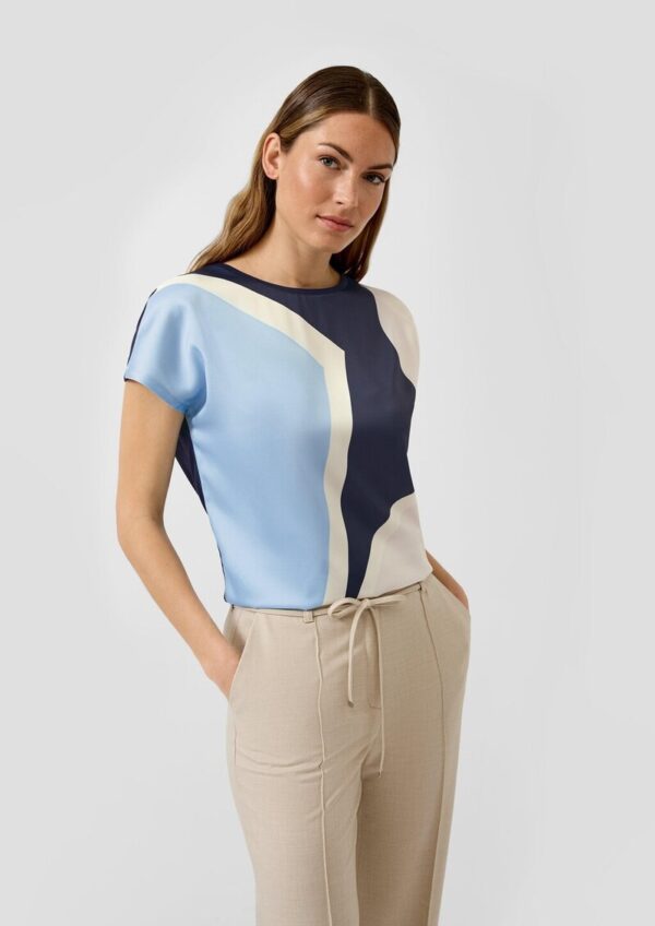 Viskose-Shirt im Fabricmix mit überschnittenen Schultern