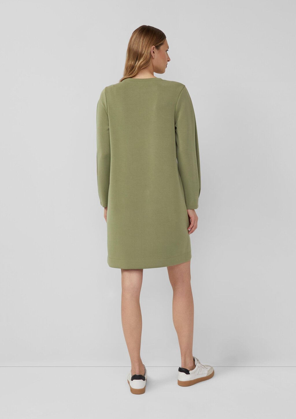 Kurzes Scuba-Kleid mit Faltendetail am Ärmel