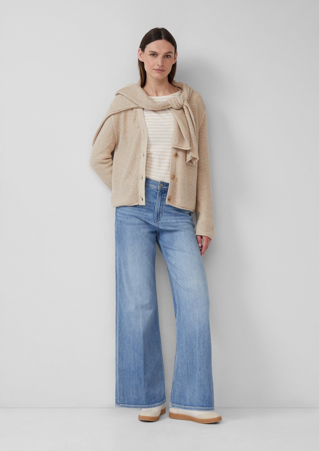 Strickjacke in Ripp-Optik mit Knopfleiste