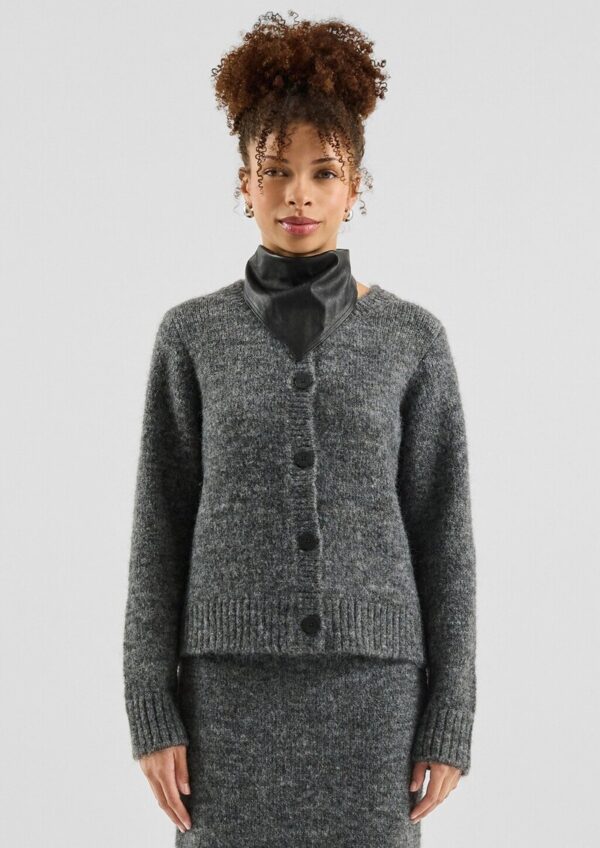 Flauschige Strickjacke