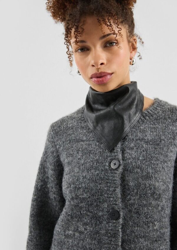 Flauschige Strickjacke