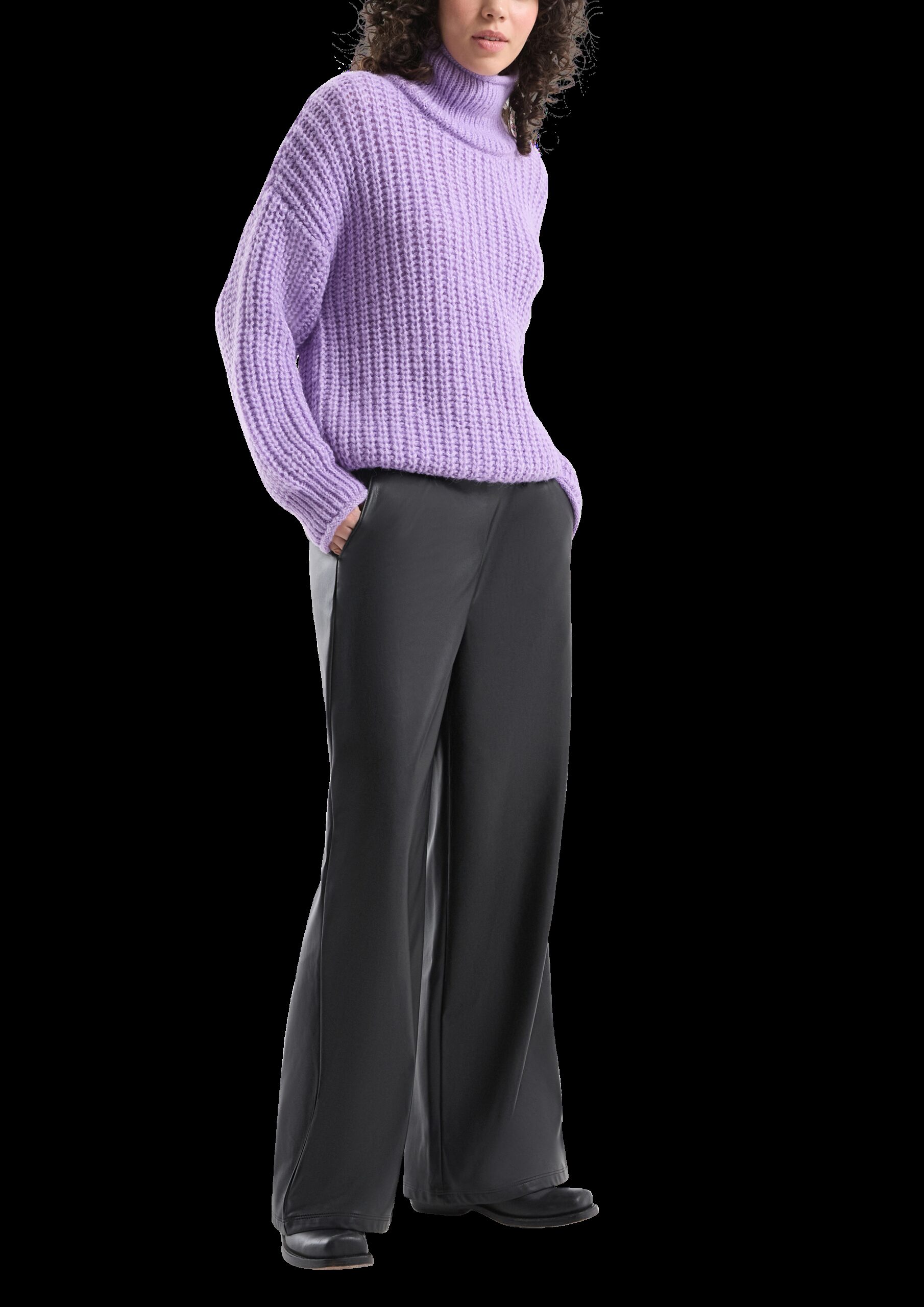 Flauschiger Oversize-Pullover mit Rollkragen