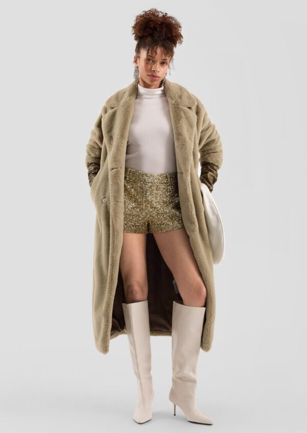 QS x Vanessa Mai | glitzernde Pailettenshorts