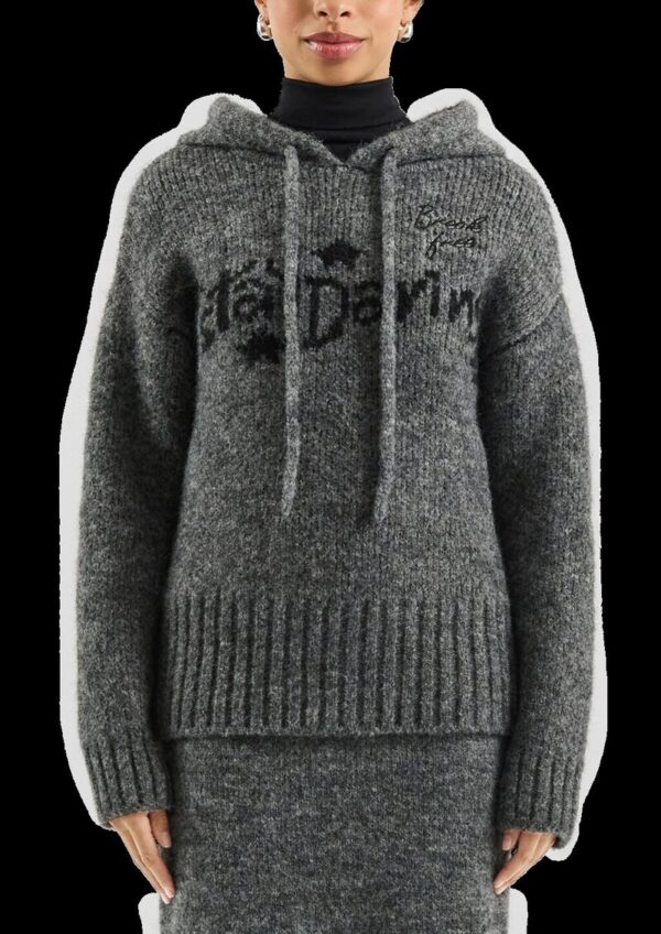 Flauschiger Kapuzenpullover mit eingestricktem Wording