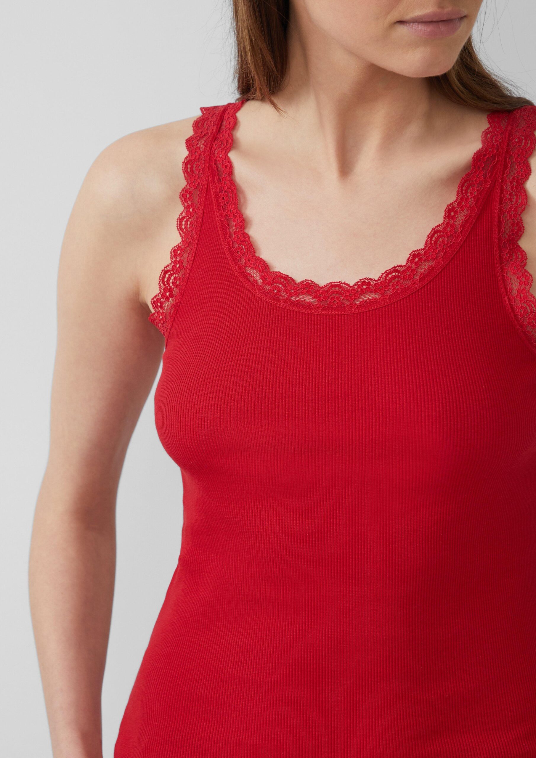 Geripptes Slim-Fit-Tanktop mit Spitze
