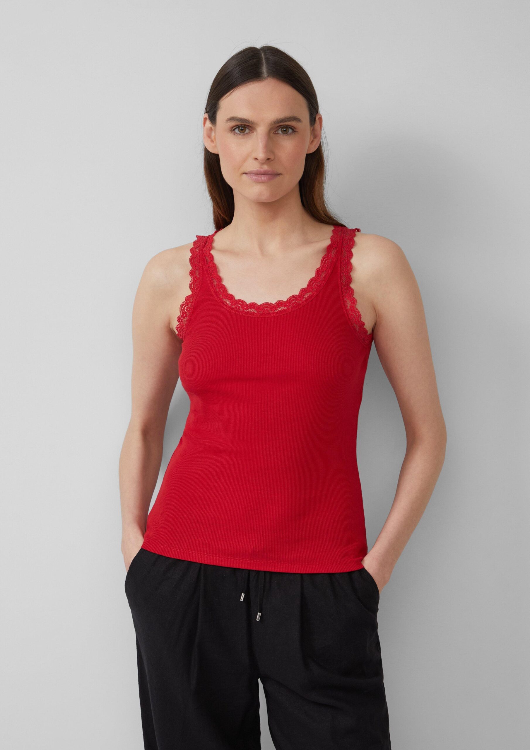 Geripptes Slim-Fit-Tanktop mit Spitze