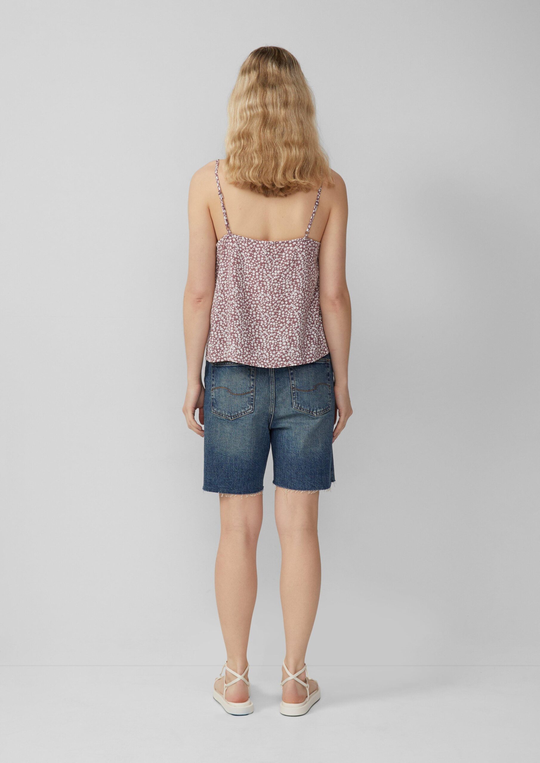 Viskosetop mit Knopfleiste