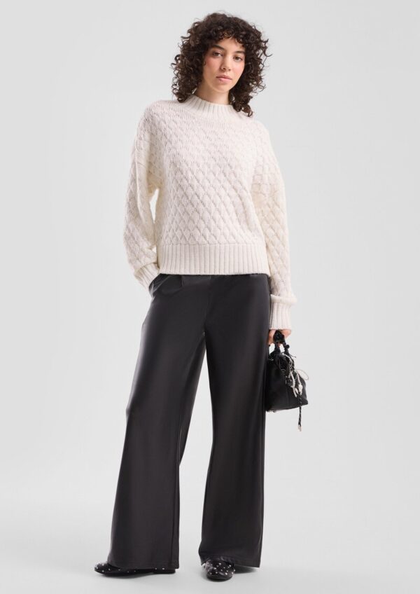Strukturierter Pullover
