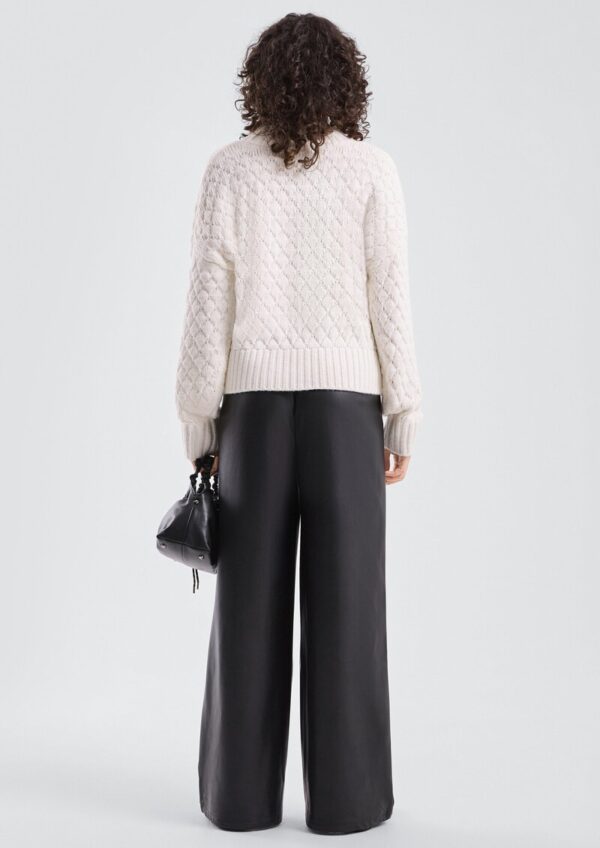 Strukturierter Pullover