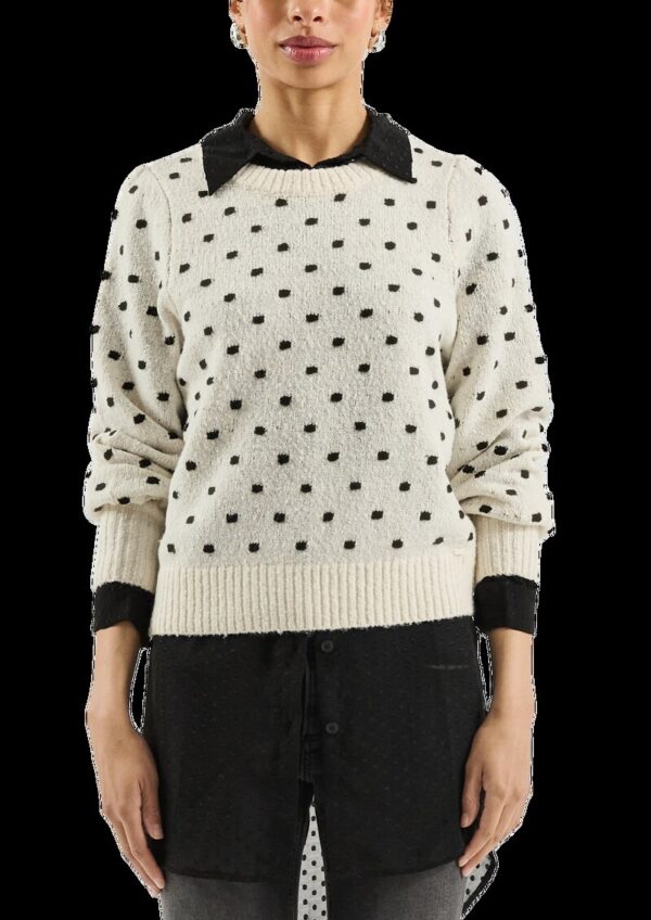 Pullover mit Punkten