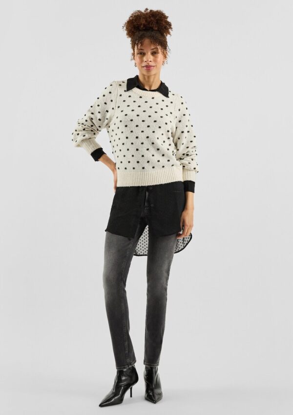 Pullover mit Punkten